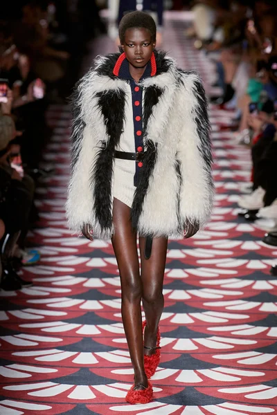 Look 12